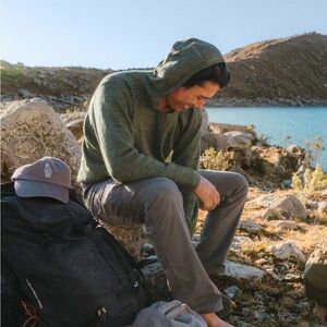 PAKA Men’s Green Hooded Sweater size XXL